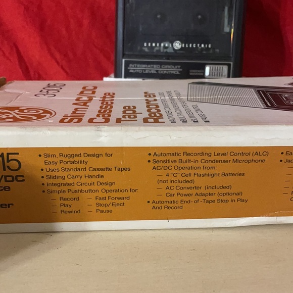 Vintage GE 3-5015 AC/DC cassette tape recorder - Picture 6 of 8